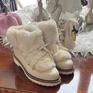 Franco Sarto Creamy White faux Fur-Lined Ankle Boots worn once beautiful
